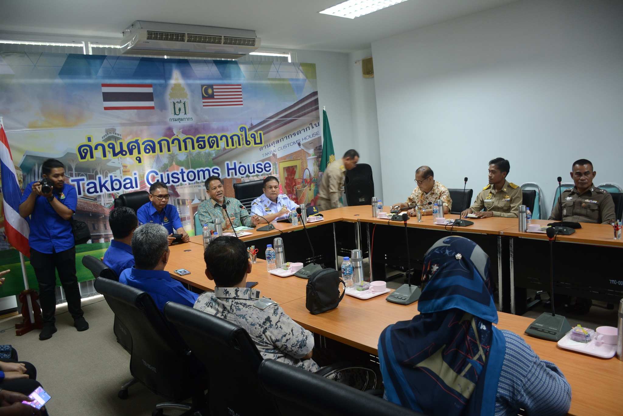 ร่วมประชุมแลกเปลี่ยนข้อมูลเกี่ยวกับปัญหาตามแนวชายแดนอำเภอตากใบ - รัฐกลันตัน ประเทศมาเลเซีย