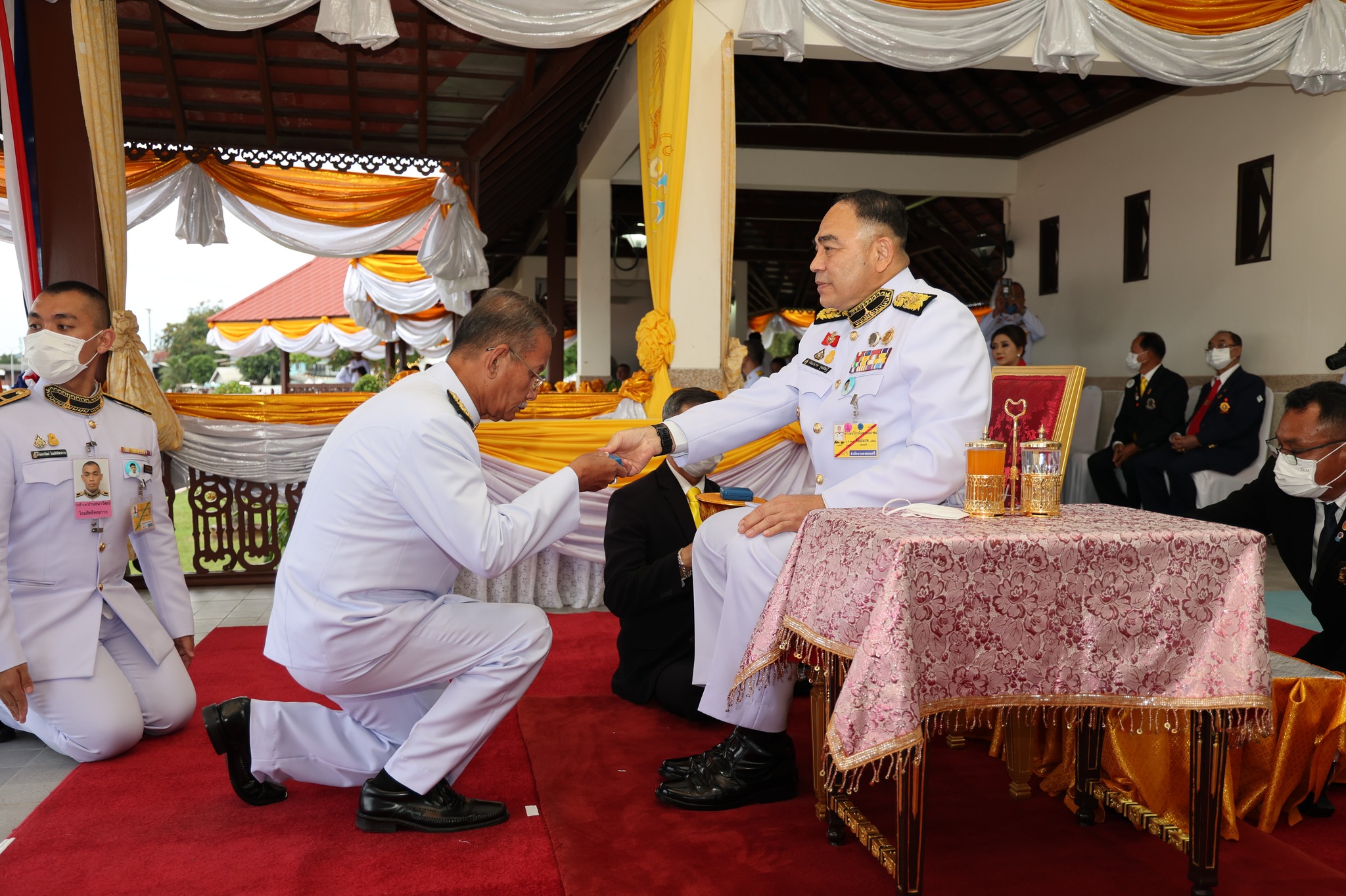 การแข่งขันเรือชิงถ้วยพระราชทานหน้าพระที่นั่ง งานของดีเมืองนรา ประจำปี 2566