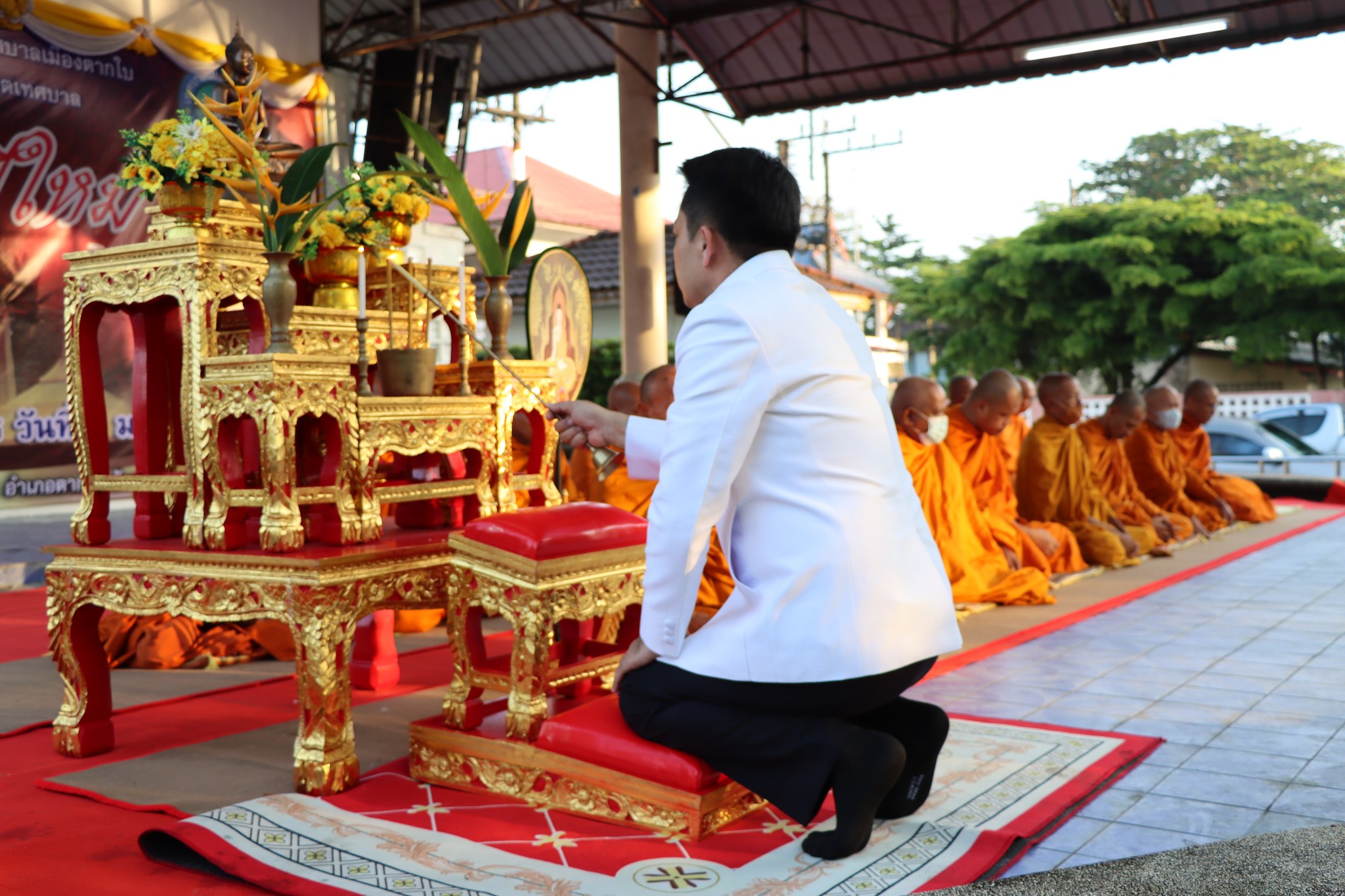 ร่วมกิจกรรมทำบุญตักบาตร เนื่องในวันขึ้นปีใหม่ 2567