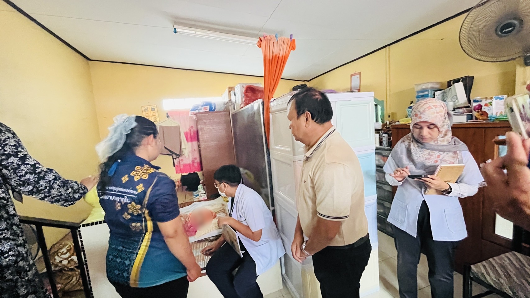 ลงพื้นที่ประเมินอาการผู้ป่วยเรื้อรังพร้อมออกใบรับรองความพิการให้กับผู้ป่วยที่มีภาวะป่วยติดบ้านและติดเตียงในเขตพื้นที่เทศบาลเมืองตากใบ