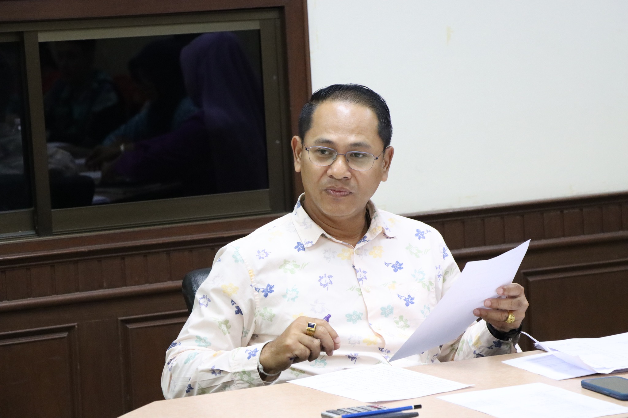 ประชุมปรึกษาหารือข้อราชการต่างๆ ที่เกี่ยวกับการปฏิบัติงาน