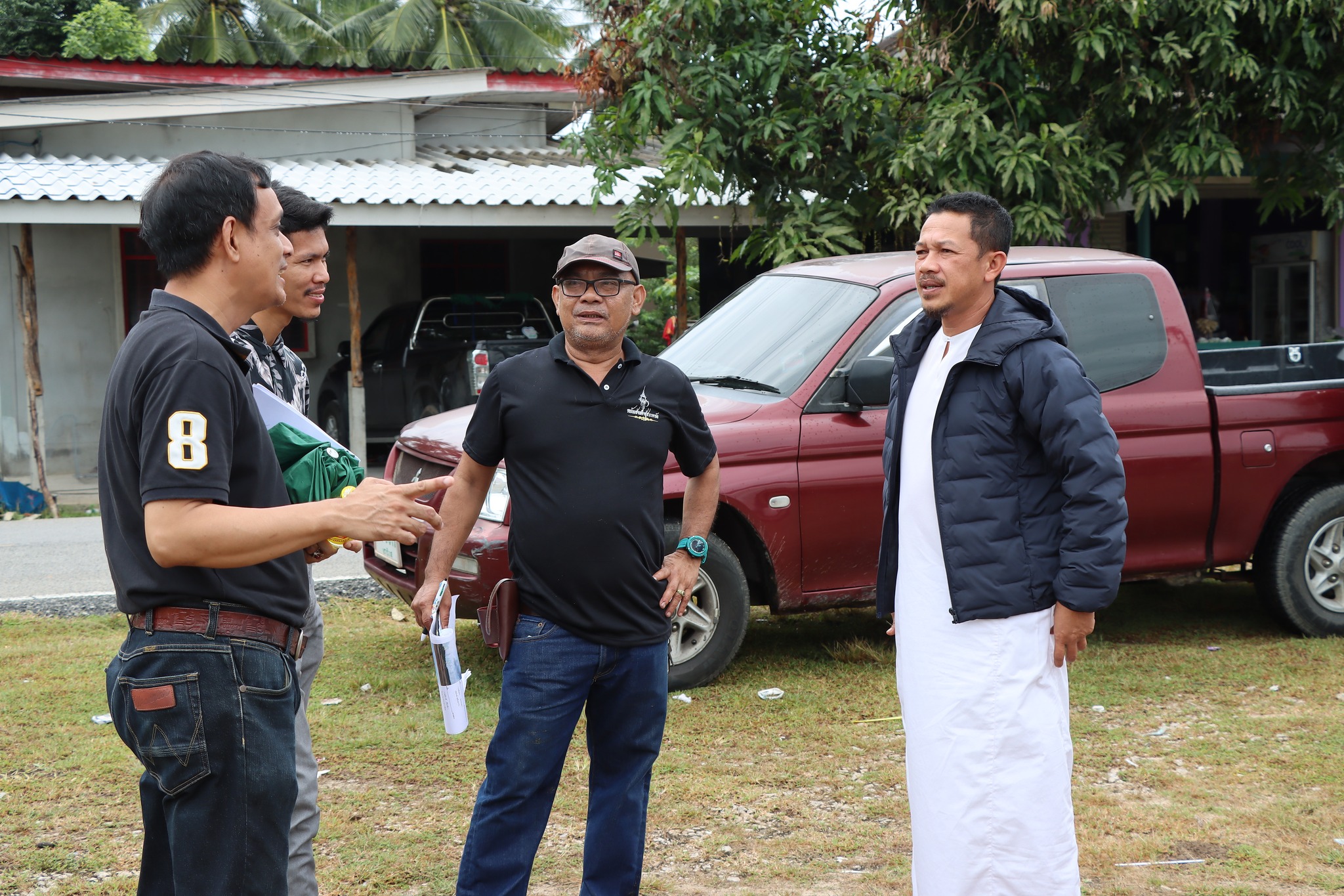 งพื้นที่สำรวจข้อมูลโครงการพัฒนาด้านโครงสร้างพื้นฐาน ในการจัดทำแผนพัฒนาท้องถิ่น เพื่อดำเนินการเสริมผิวจราจรลาดยางแอสฟัลท์ติกคอนกรีต