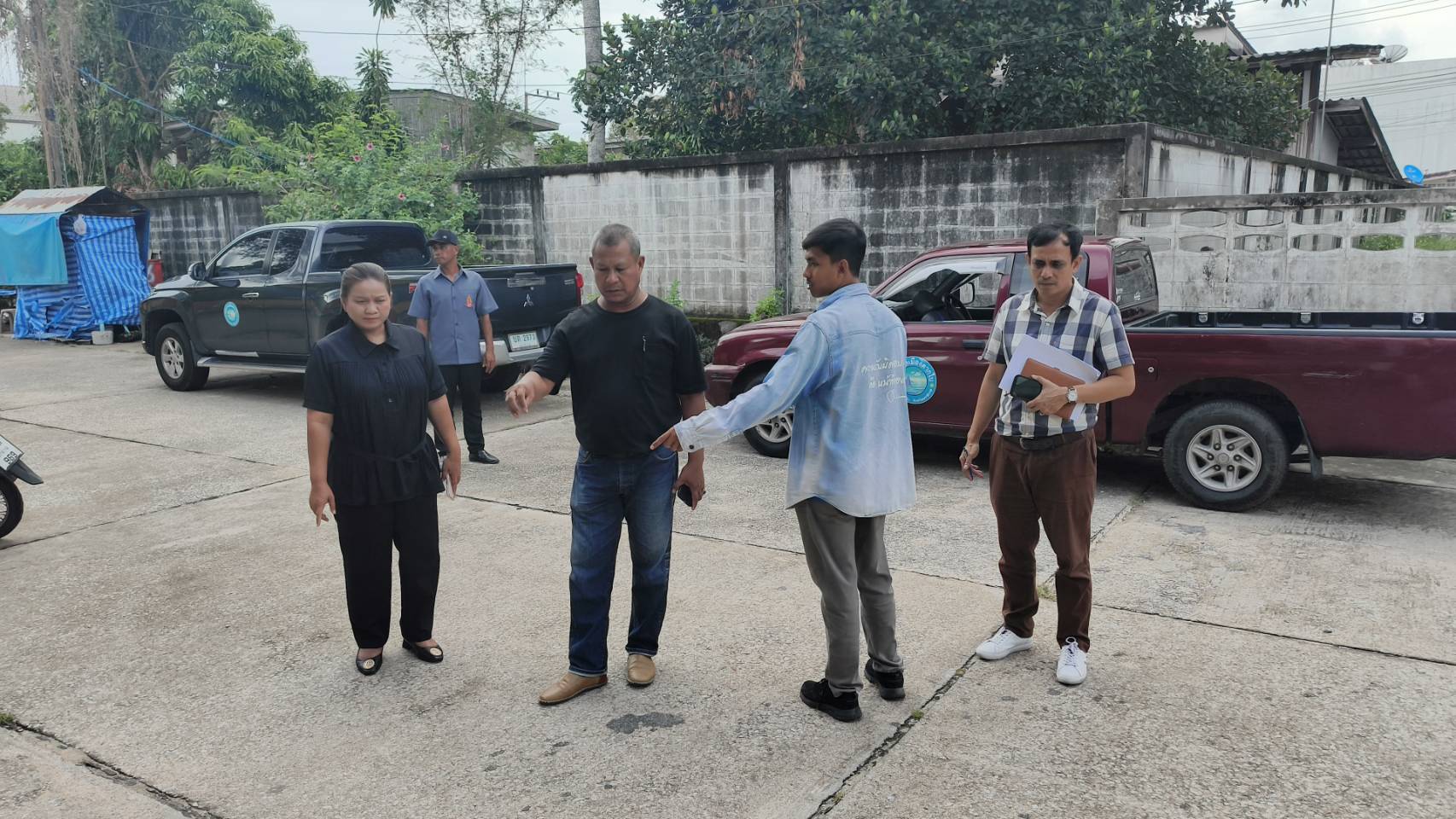 งพื้นที่สำรวจข้อมูลโครงการพัฒนาด้านโครงสร้างพื้นฐาน ในการจัดทำแผนพัฒนาท้องถิ่น เพื่อดำเนินการเสริมผิวจราจรลาดยางแอสฟัลท์ติกคอนกรีต