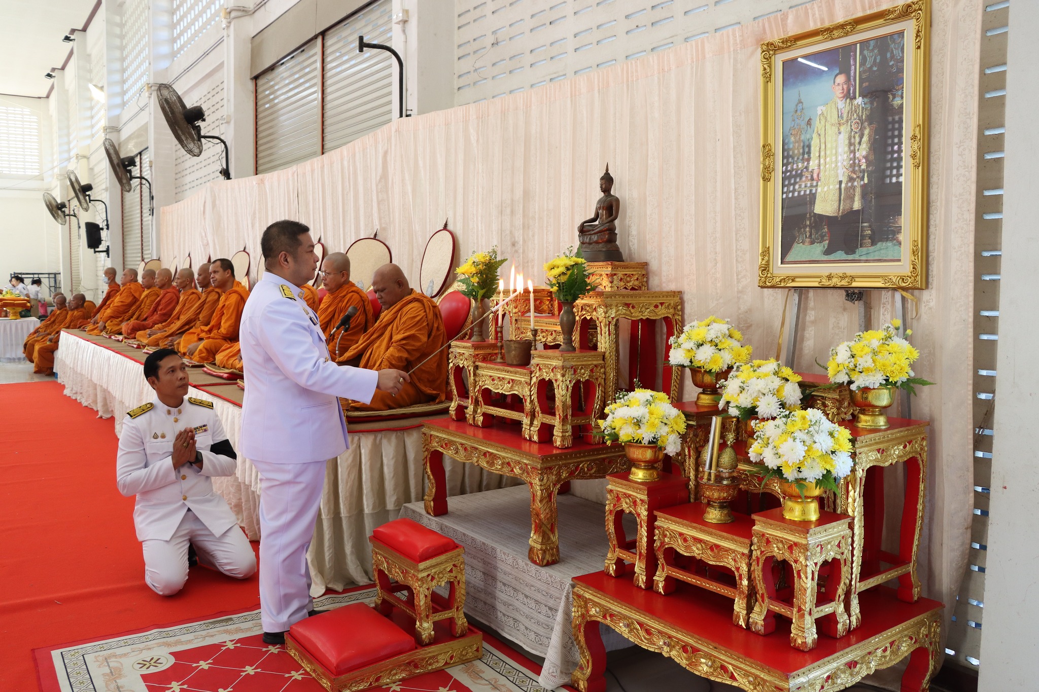 ร่วมพิธีทำบุญตักบาตรถวายพระราชกุศล พิธีวางพานพุ่มดอกไม้ถวายเครื่องราชสักการะ หน้าพระบรมฉายาลักษณ์ เนื่องในวันคล้ายวันพระบรมราชสมภพพระบาทสมเด็จพระบรมชนกาธิเบศร 
มหาภูมิพลอดุลยเดชมหาราช บรมนาถบพิตร วันชาติ และวันพ่อแห่งชาติ 5 ธันวาคม 2568