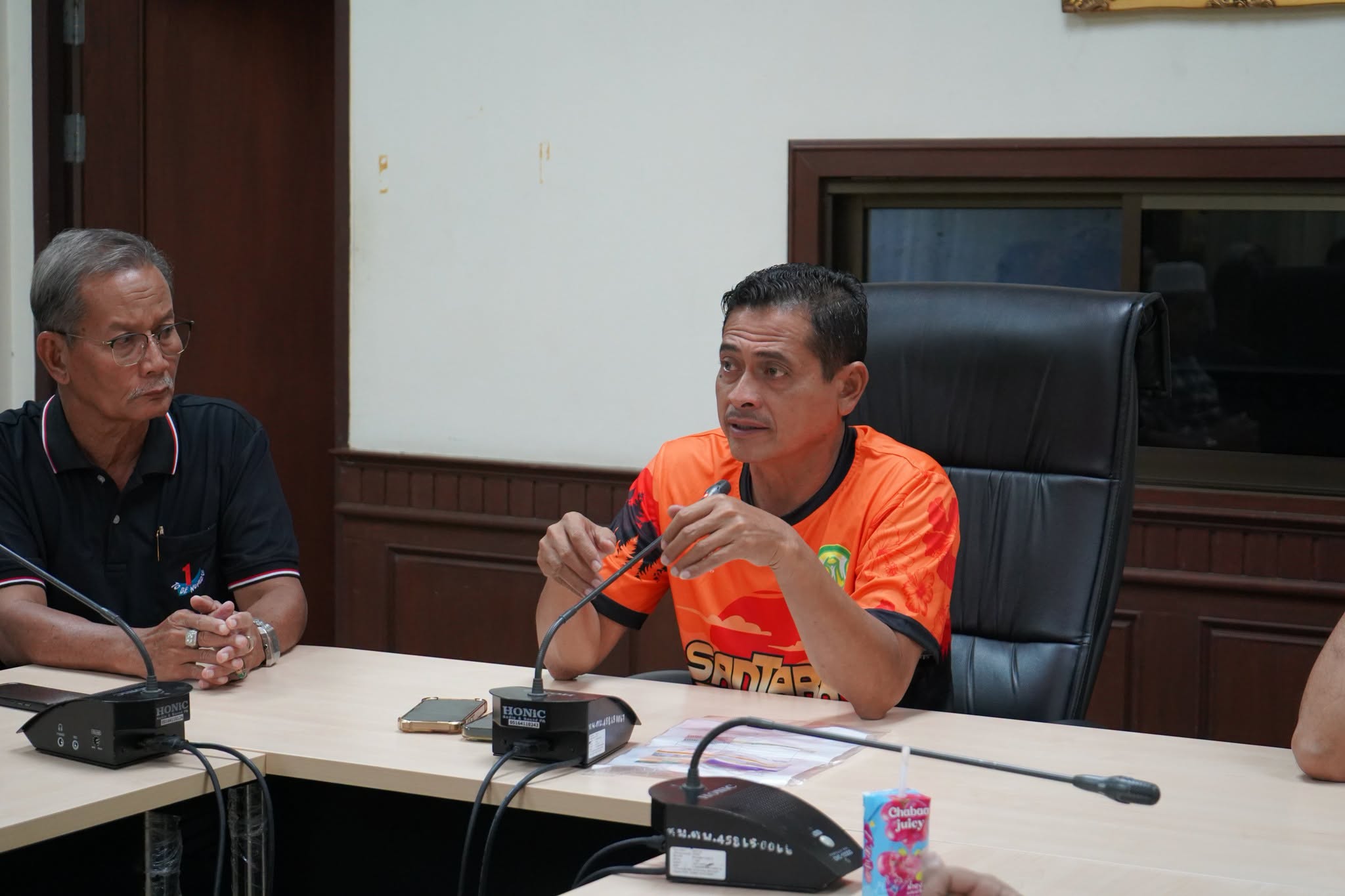 ประชุมหารือเพื่อเตรียมความพร้อมในการจัดพิธีปิดการแข่งขันฟุตบอลประชาชน เทศบาลคัพ ครั้งที่ 23 ประจำปี 2569