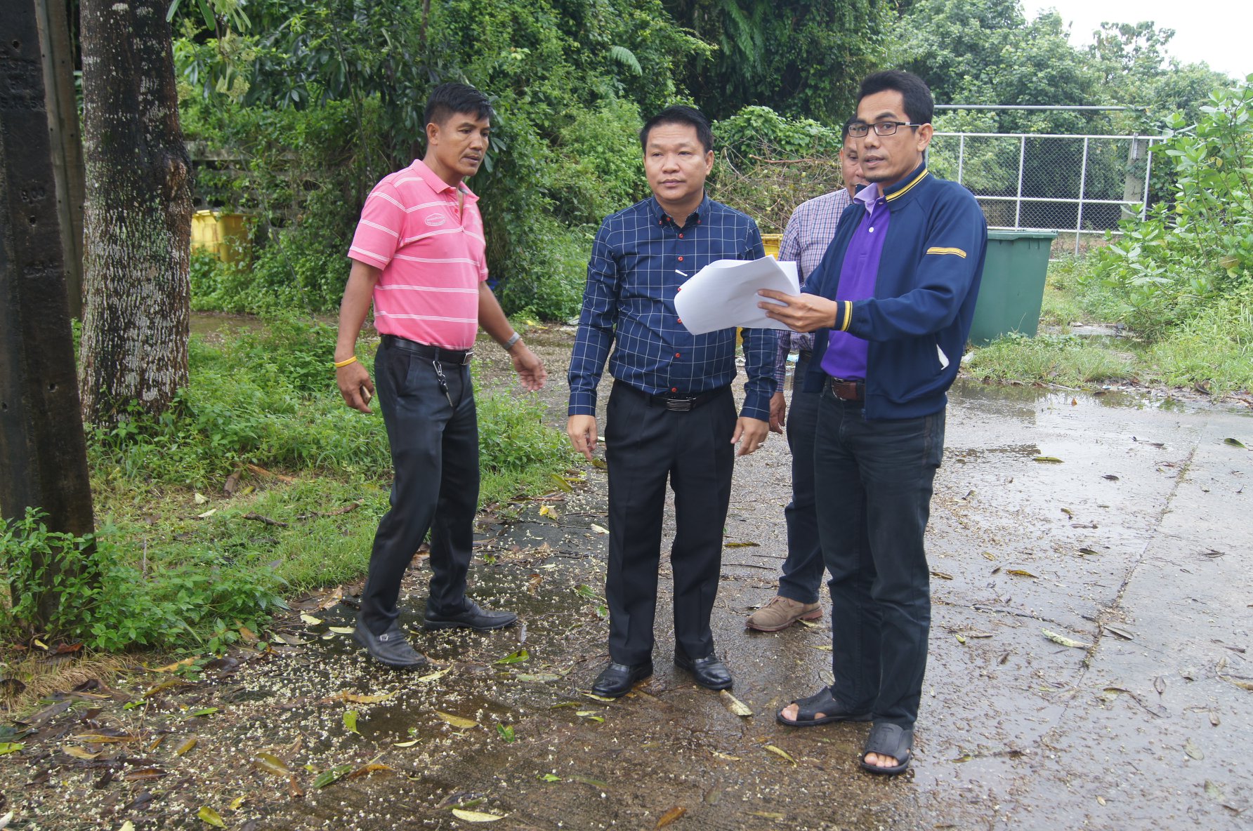 ตรวจสถานที่และความพร้อมเพื่อก่อสร้างสนามเด็กเล่น<br>ศูนย์พัฒนาเด็กเล็กเทศบาลเมืองตากใบ