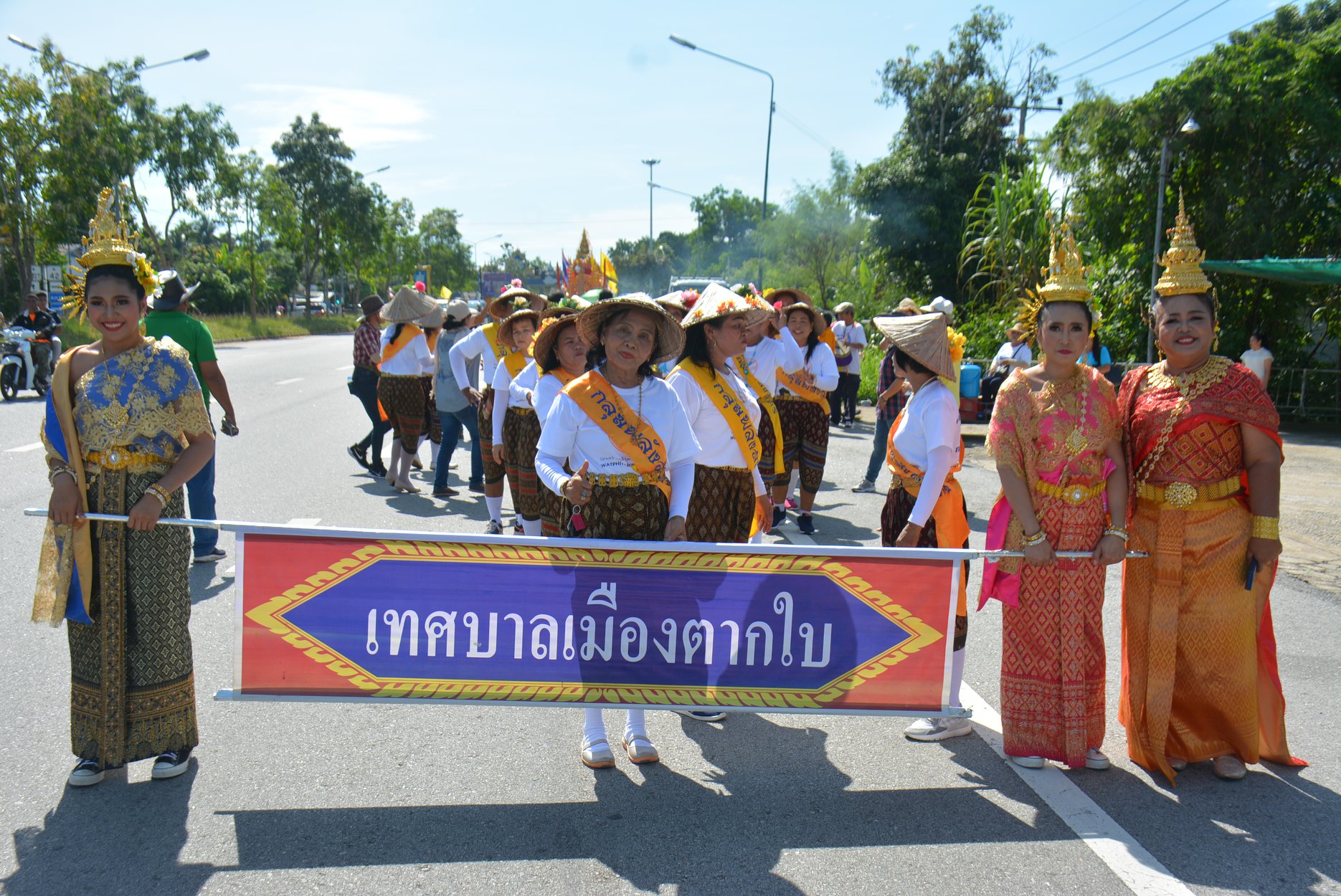 ประเพณีลากเรือพระ ประจำปี 2562